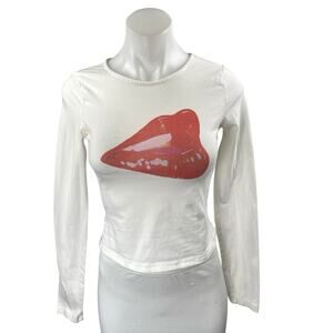 Princess Polly Pucker Up White Lip Graphic Long Sleeve Crop Tee T-Shirt Top Sz 4